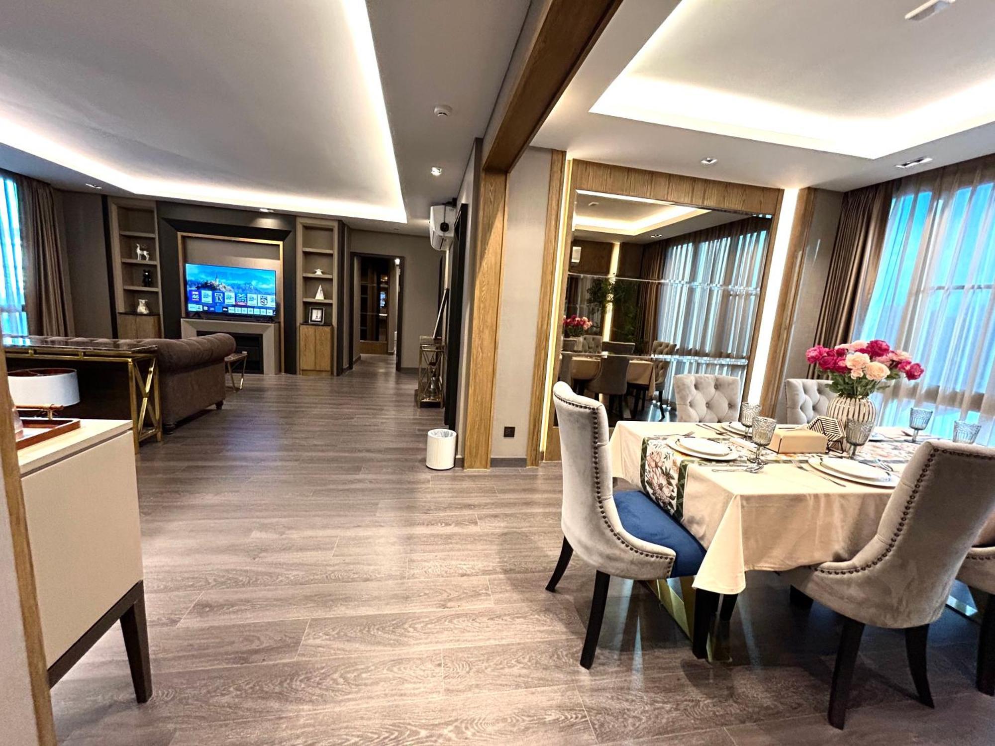 Chiang Mai Night Market Super Large Luxurious 3-Bedroom Hotel-Style Condo Exterior photo